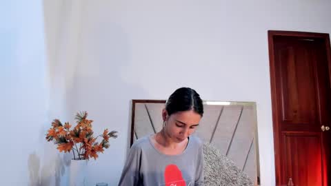 Snapshot of ninacavallli chatting on March 4, 2025, 6:18 pm Nina online show from March 4, 2025, 6:18 pm