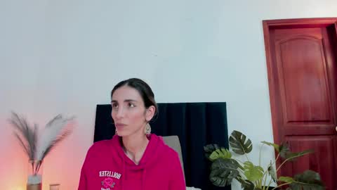 Snapshot of ninacavallli chatting on March 7, 2025, 6:11 pm Nina online show from March 7, 2025, 6:11 pm