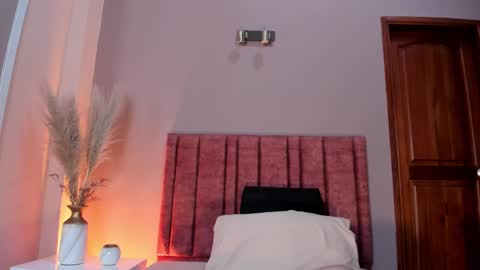 Snapshot of ninacavallli chatting on October 26, 2025, 2:23 pm Nina online show from October 26, 2025, 2:23 pm