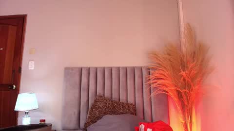 Snapshot of ninacavallli chatting on November 11, 2025, 6:08 pm Nina online show from November 11, 2025, 6:08 pm