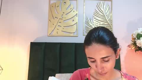 Snapshot of ninacavallli chatting on November 19, 2025, 5:57 pm Nina online show from November 19, 2025, 5:57 pm