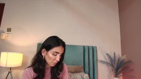 Snapshot of ninacavallli chatting on November 22, 2025, 6:18 pm Nina online show from November 22, 2025, 6:18 pm