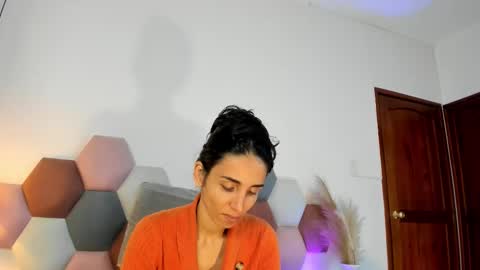 Snapshot of ninacavallli chatting on November 30, 2025, 2:32 pm Nina online show from November 30, 2025, 2:32 pm