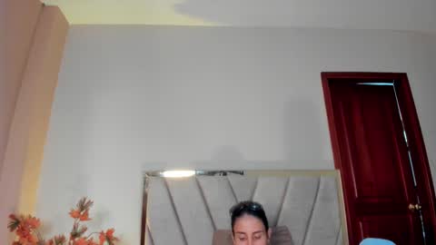 Snapshot of ninacavallli chatting on December 4, 2025, 6:27 pm Nina online show from December 4, 2025, 6:27 pm