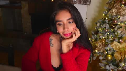 Nina Clarke- Independent Model online show from December 4, 2025, 9:51 am