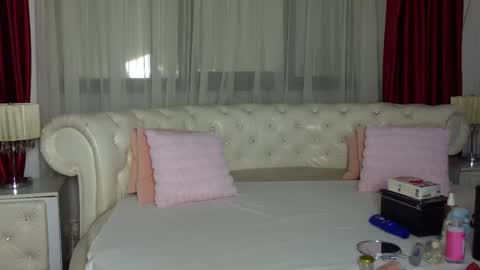 NinaCrystal online show from February 21, 2025, 6:51 am