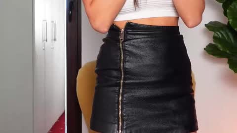 NinaCrystal online show from September 11, 2025, 5:29 am