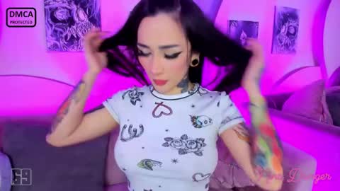  Heyyy guys Im Ninas crazy  online show from December 5, 2024, 1:06 pm