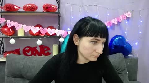 ninaflawlees online show from February 15, 2025, 7:17 pm