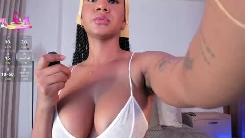 Snapshot of ninag0ld chatting on June 25, 2026, 5:23 am Nina Sara online show from June 25, 2026, 5:23 am