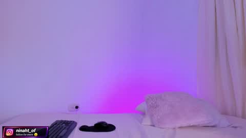 ninahtx online show from April 15, 2026, 9:26 pm