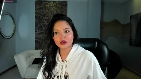 Snapshot of ninamichelle_ chatting on June 5, 2026, 10:32 am Nina online show from June 5, 2026, 10:32 am