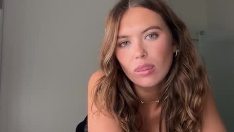 Nina online show from November 8, 2025, 12:44 am