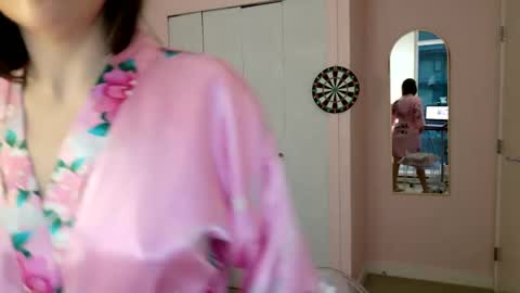 NinaOneil online show from December 16, 2024, 12:15 am