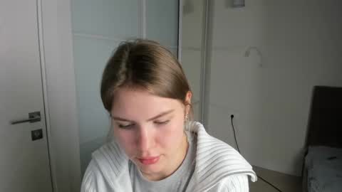 ninarihh online show from March 4, 2025, 5:24 pm