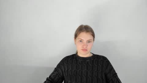 ninarihh online show from March 12, 2025, 12:47 pm