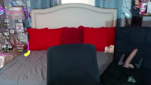 ninarussell online show from April 22, 2026, 2:25 am