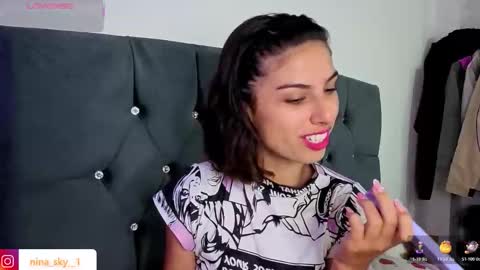 ninasky19 online show from November 14, 2025, 11:57 pm