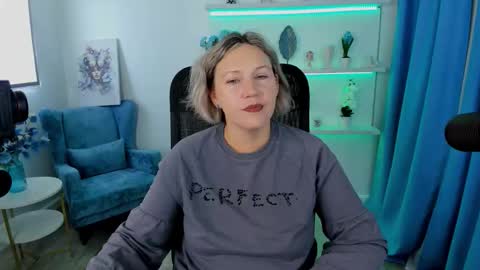 ninastarle online show from September 27, 2025, 4:50 am