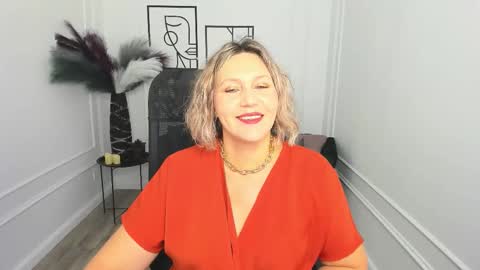 ninastarle online show from November 14, 2025, 5:28 am