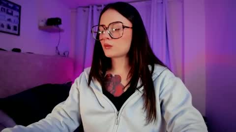 ninavolkov online show from October 6, 2025, 10:51 pm