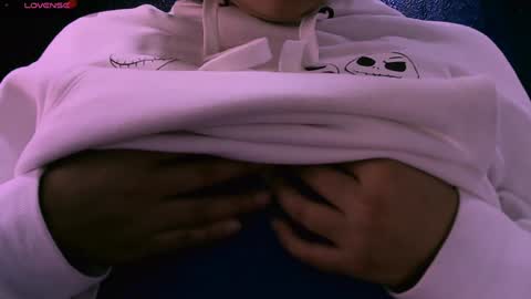 Nina online show from December 9, 2024, 3:33 pm