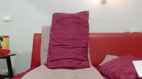 Snapshot of ninewladyboy chatting on May 8, 2026, 9:09 pm ninew online show from May 8, 2026, 9:09 pm
