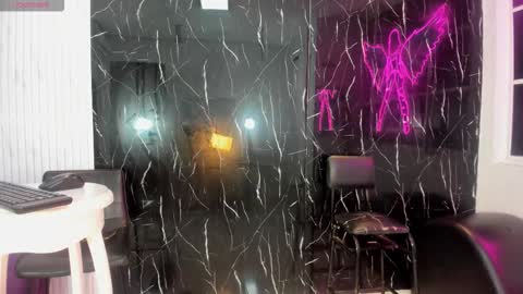 nini_beyker online show from February 1, 2026, 12:26 pm