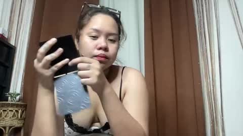 nini_luvskorn online show from April 13, 2026, 11:16 am