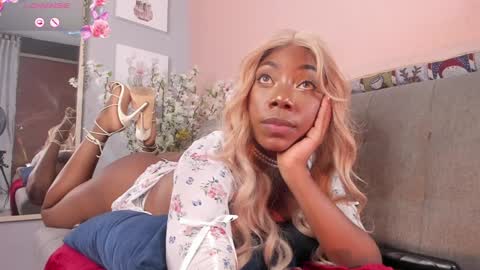 NINI  online show from December 15, 2024, 3:31 pm