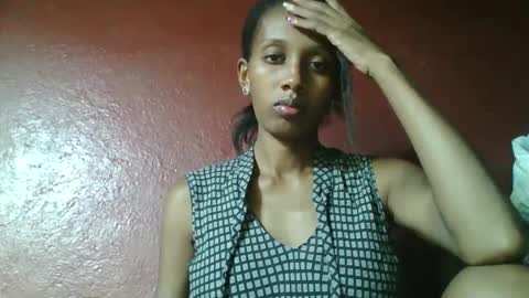 ninie246746 online show from February 19, 2025, 2:01 pm