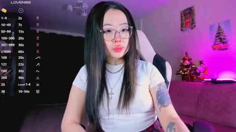 Yumi  ig yumibaee online show from December 19, 2024, 8:02 pm