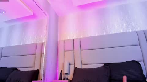 Ninna online show from April 20, 2026, 3:53 am