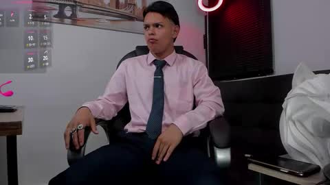 nino_bonnucci online show from September 23, 2025, 6:33 pm