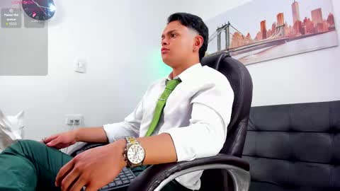 nino_bonnucci online show from October 14, 2025, 7:14 pm