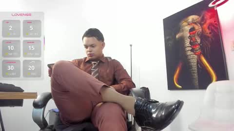 nino_bonnucci online show from October 15, 2025, 11:32 am