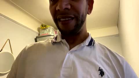 ninolindo919 online show from September 19, 2025, 3:45 pm