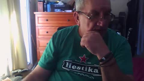 Dennis online show from October 17, 2025, 2:52 pm