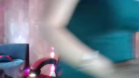 Nishu online show from September 10, 2025, 4:01 am