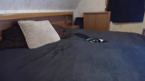 nixan85 online show from January 12, 2026, 6:07 am