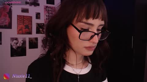 Nixxie  online show from November 13, 2025, 2:32 am