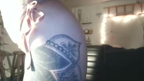 No face online show from April 22, 2026, 2:25 am