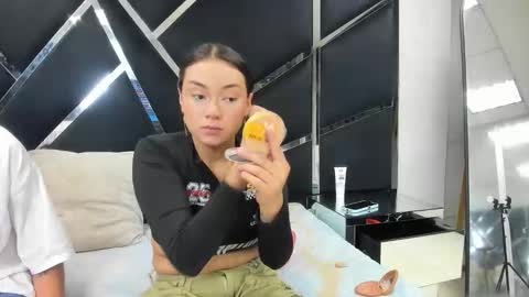 Snapshot of noa_arez chatting on February 14, 2026, 3:03 am NoaandArez online show from February 14, 2026, 3:03 am