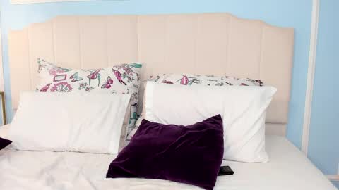 Noa Blue online show from April 20, 2026, 8:39 am