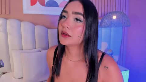 Snapshot of noa_moon chatting on May 12, 2026, 2:52 am Noa online show from May 12, 2026, 2:52 am