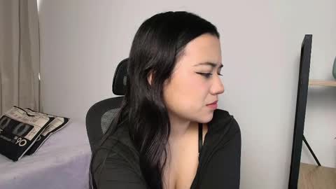 Noa  online show from April 23, 2026, 1:46 pm