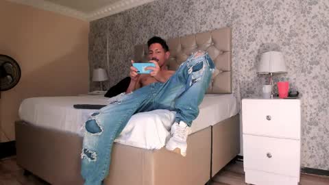 Noah online show from April 11, 2026, 11:53 pm