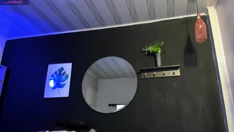 Noah  online show from November 12, 2025, 3:29 am