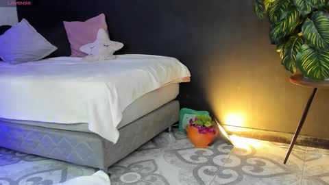 Noah  online show from February 19, 2026, 3:24 am