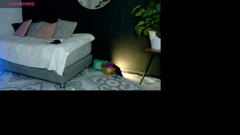 Noah  online show from April 18, 2026, 3:21 am